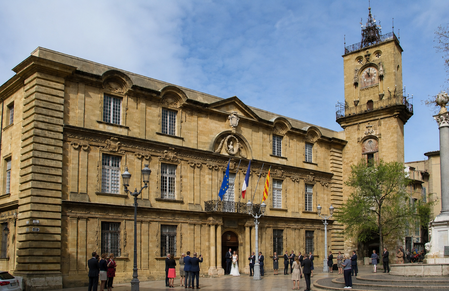 mariage civil devant l'hotel de ville d'aix-en-provence